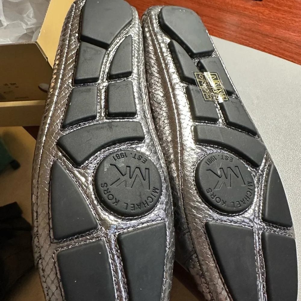 Michael Kors Fulton Moc Metallic Silver Snakeskin Loafers - Picture 4 of 6